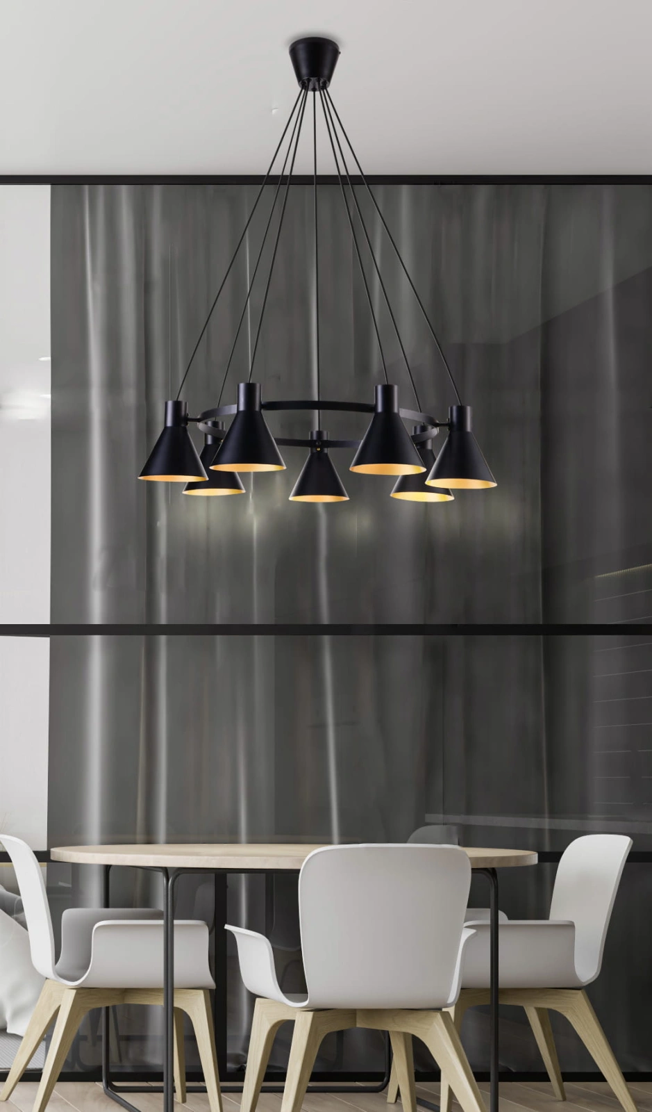 Lampa-wiszaca-More-czarna-nad-stolem-w-jadalni.jpg