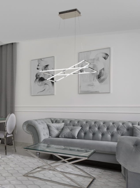 Lampa-wiszaca-Kseros-zawieszona-w-salonie-nad-stolikiem.jpg
