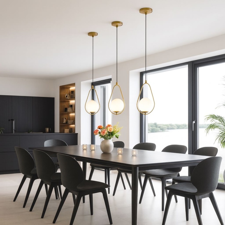 Lampy Neve gold w nowoczesnej jadalni.