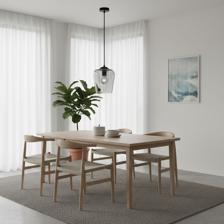 Lampy wiszące Tulipan nad stołem .