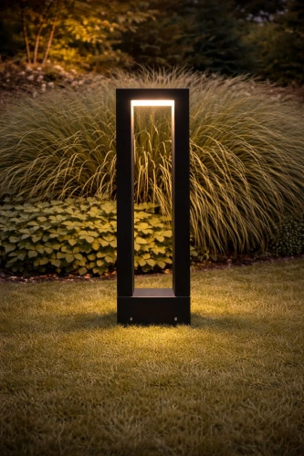 Lampa ogrodowa Forma na tle roślin