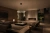 Lampa LED Ring silicone w nowoczesnym salonie.